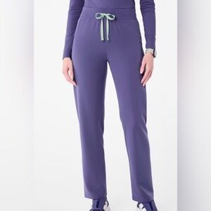 Figs Women's Wayfarer high waisted Livingston scrub pants